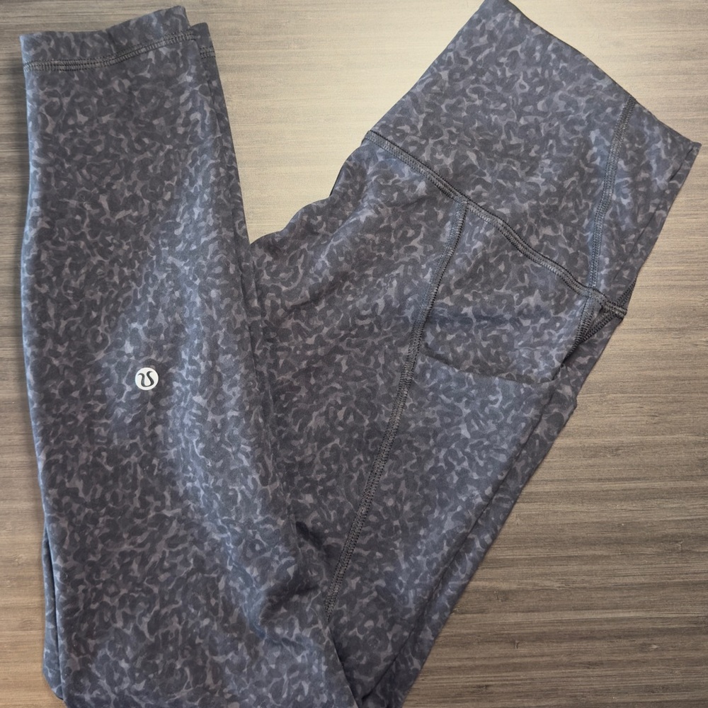 Lululemon Wunder Train High-Rise Tight with Pockets 25", size 8 - Picture 3 of 4